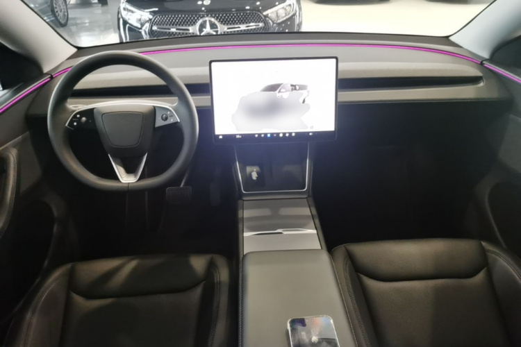 Tesla Model Y 2025 #10 Tesla Model Y 2025 car image #10