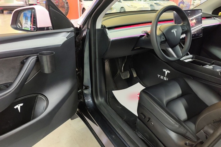 Tesla Model Y 2024 #16 Tesla Model Y 2024 car image #16