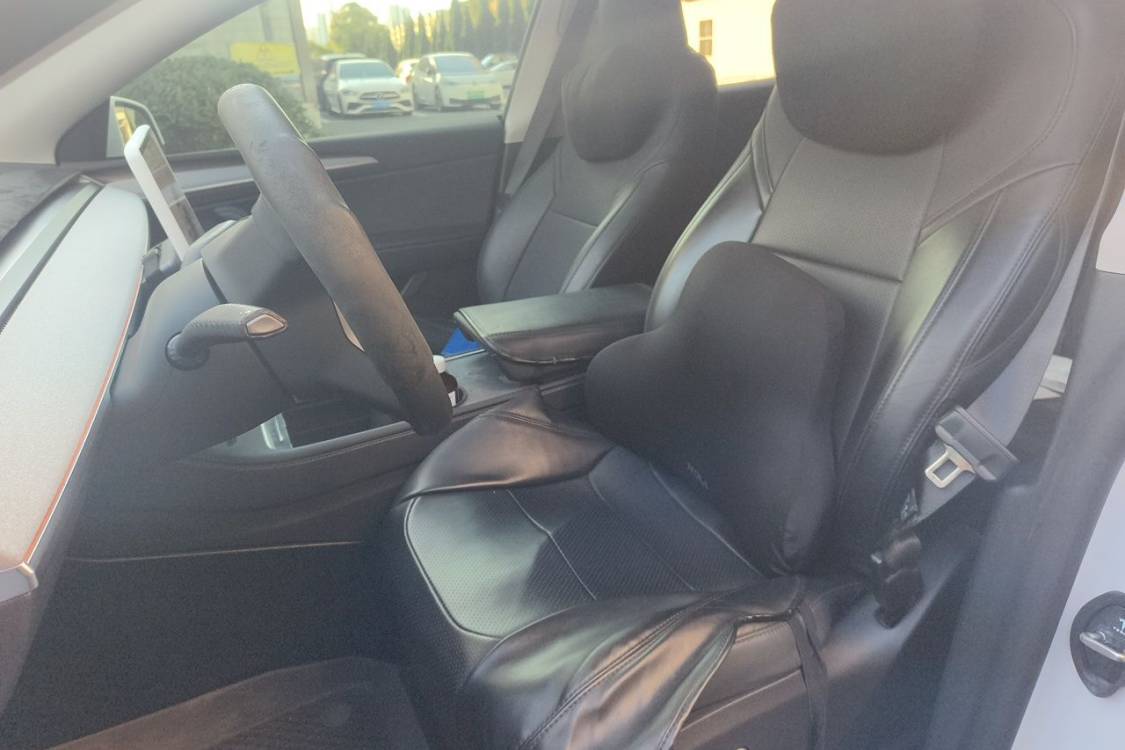 Tesla Model Y 2024 #18 Tesla Model Y 2024 car image #18