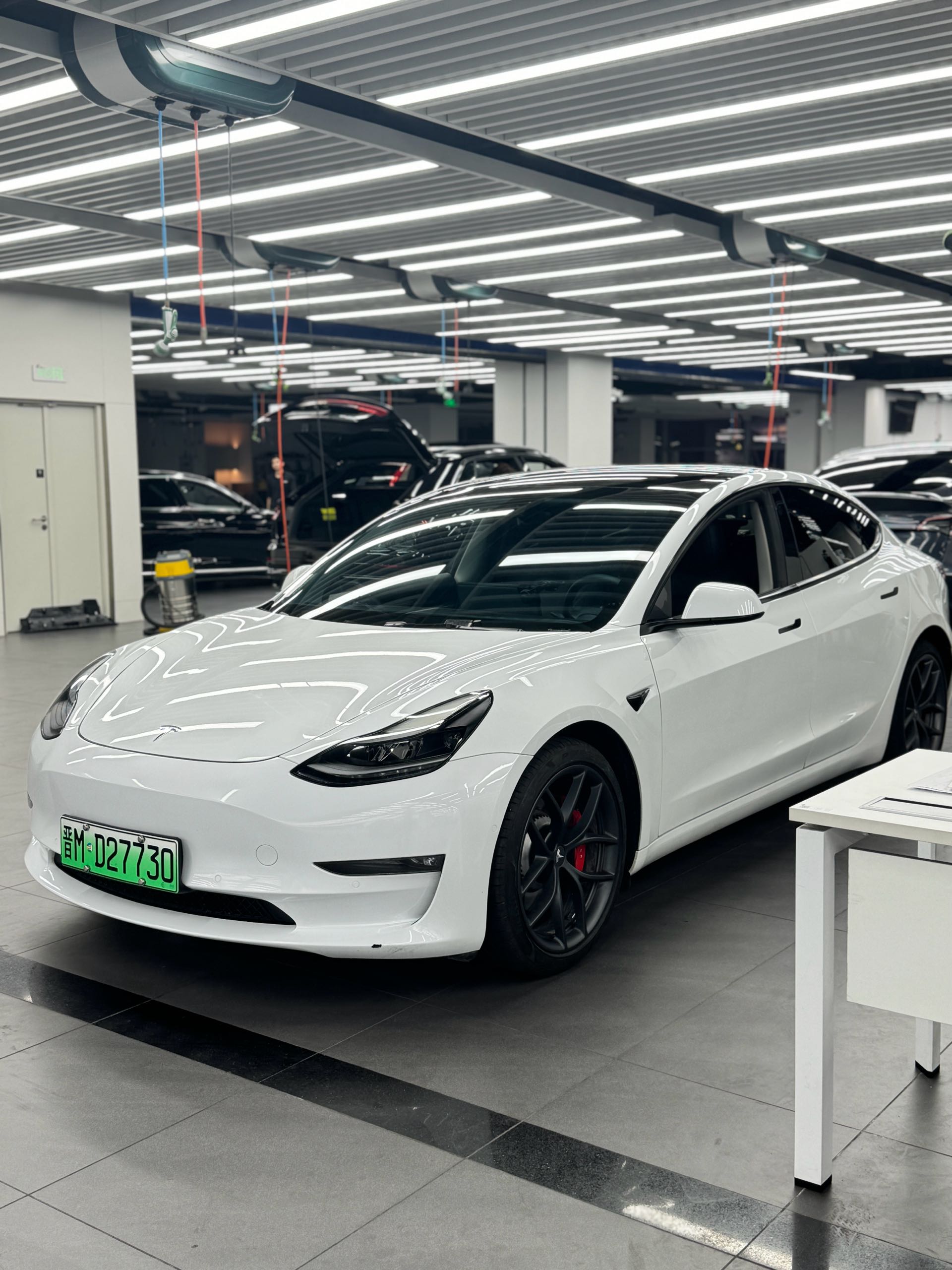 Tesla Model 3 2021 car image 