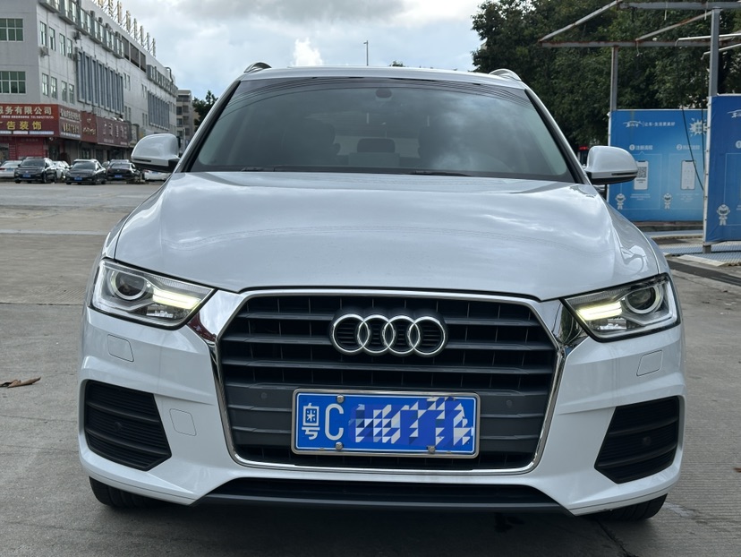 Audi Q3 2017 car image #2