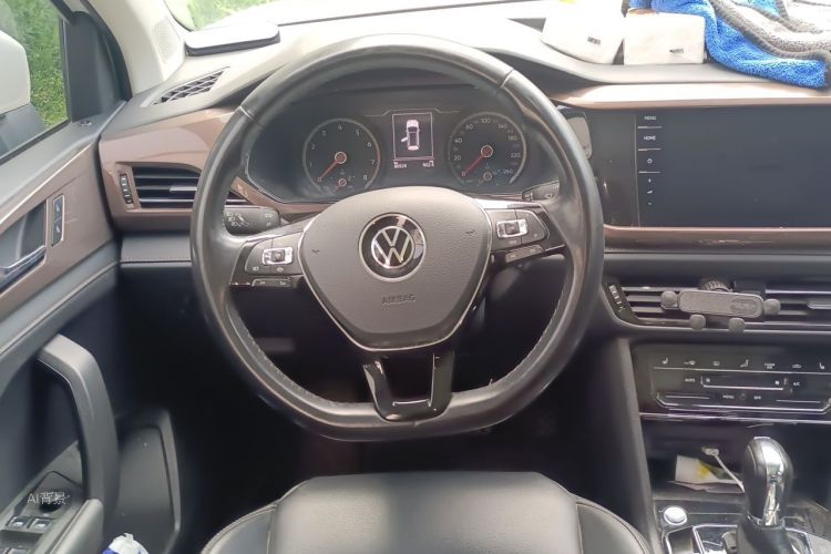 Volkswagen Tharu 2021 car image #12