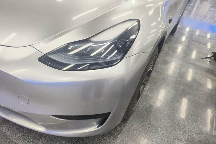 Tesla Model Y 2024 car image #23