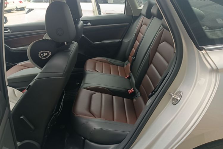 Volkswagen Lavida 2019 car image #17