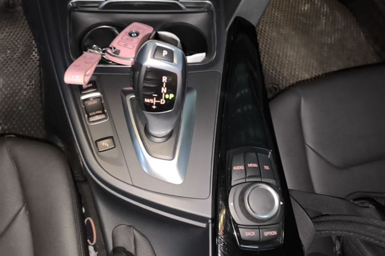 BMW 3 Series 2017 #14 BMW 3 Series 2017 car image #14