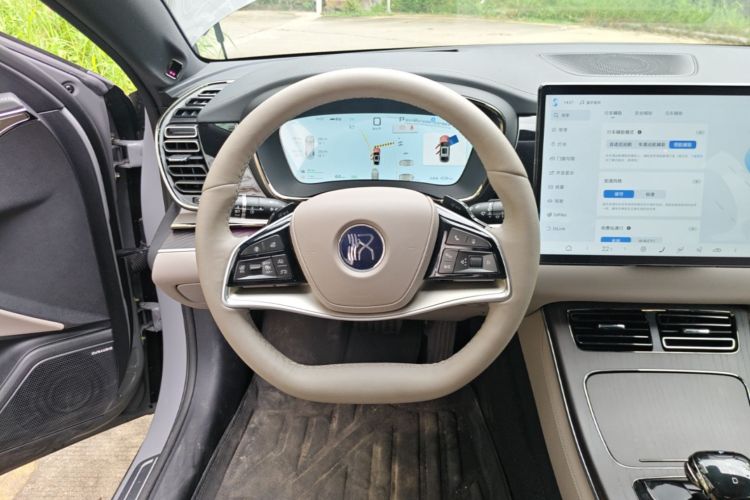 BYD Han 2025 car image #11
