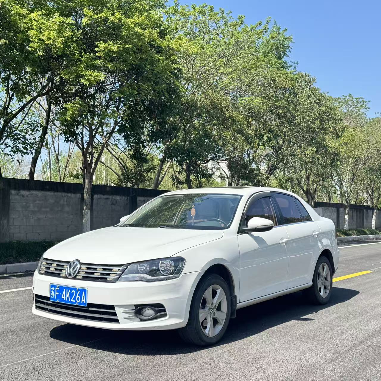 Volkswagen Bora 2015 car image 