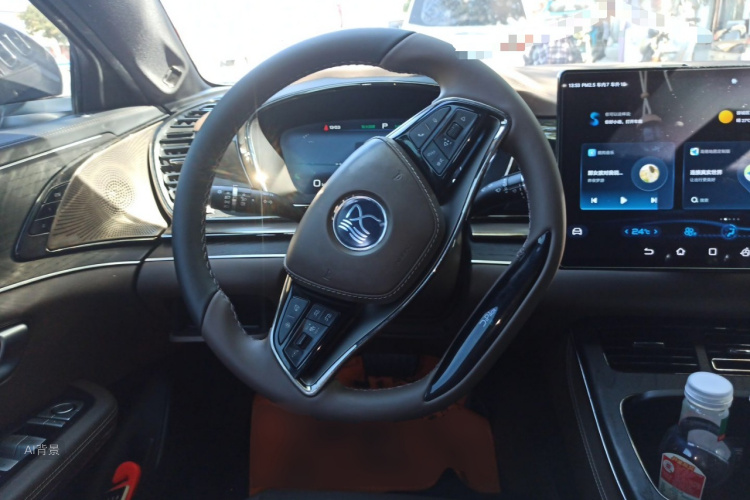 BYD Han 2022 car image #12