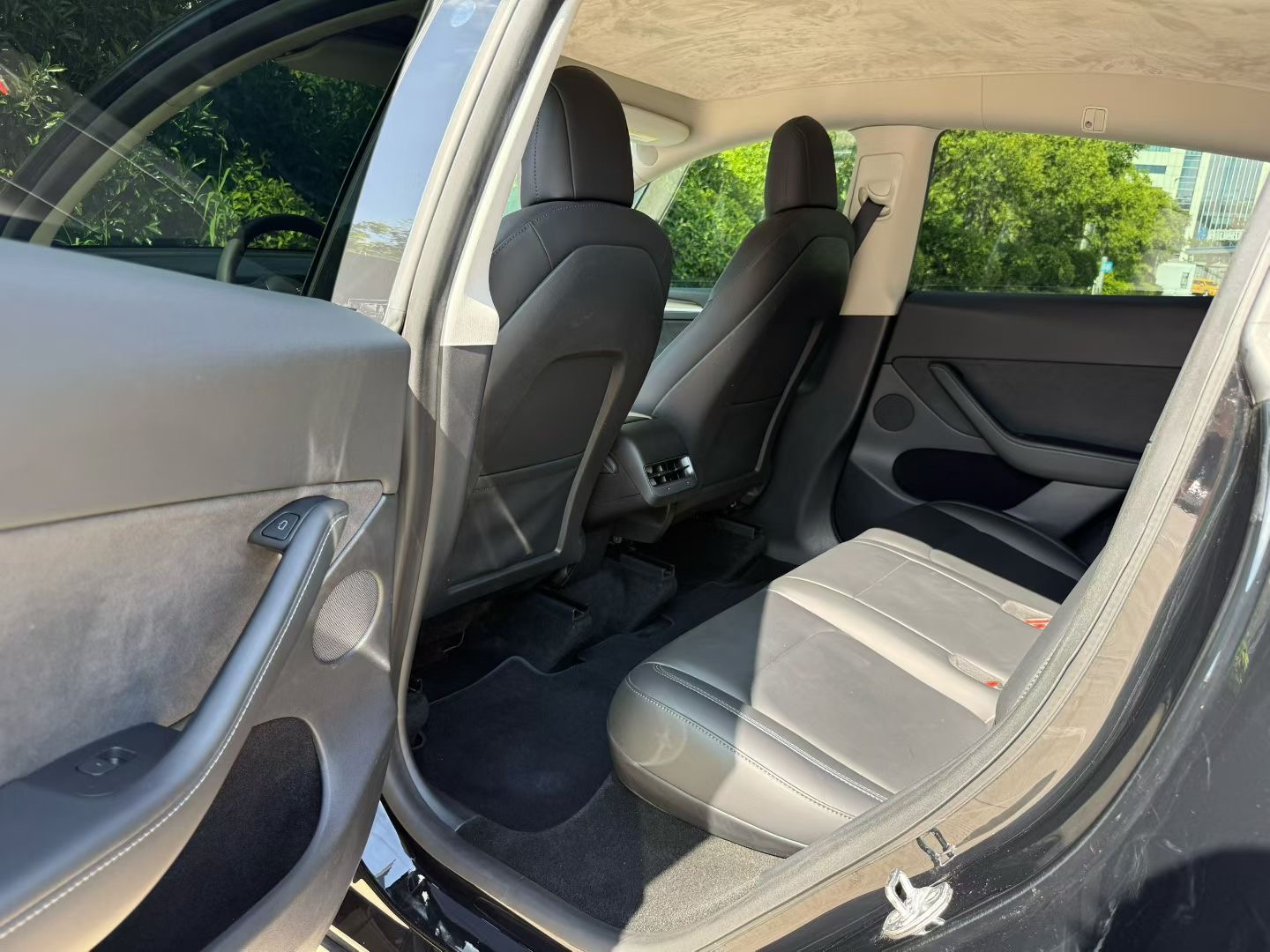 Tesla Model Y 2021 car image #7