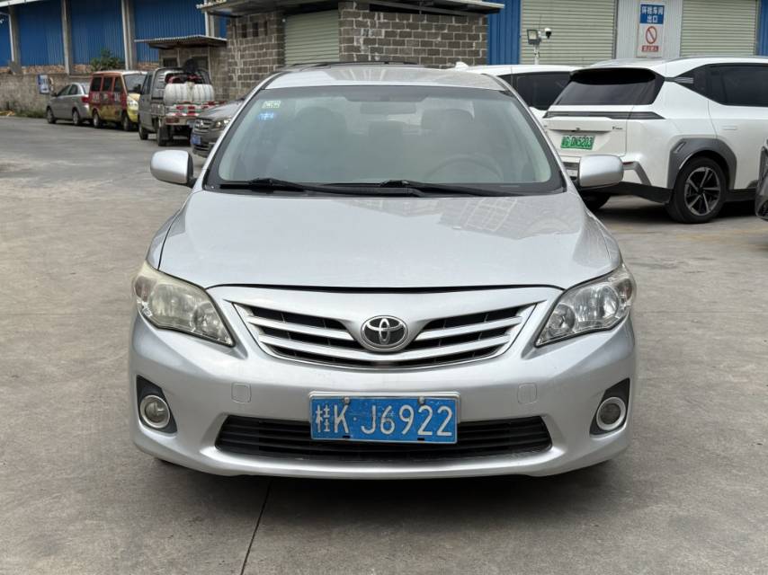 Toyota Corolla 2013 immagine di auto #2