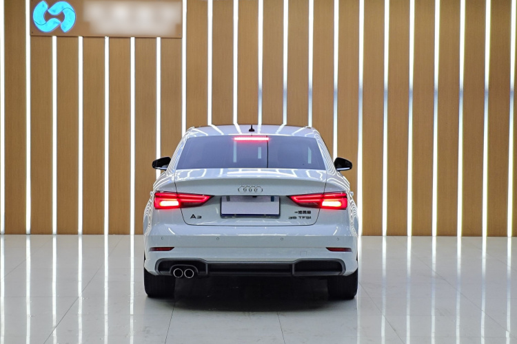 Audi A3 2019 car image #5