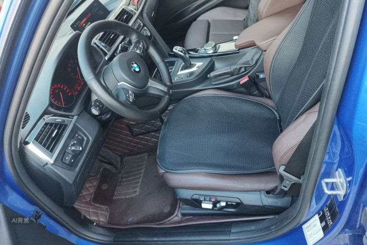 BMW 3 Series 2018 car image #17