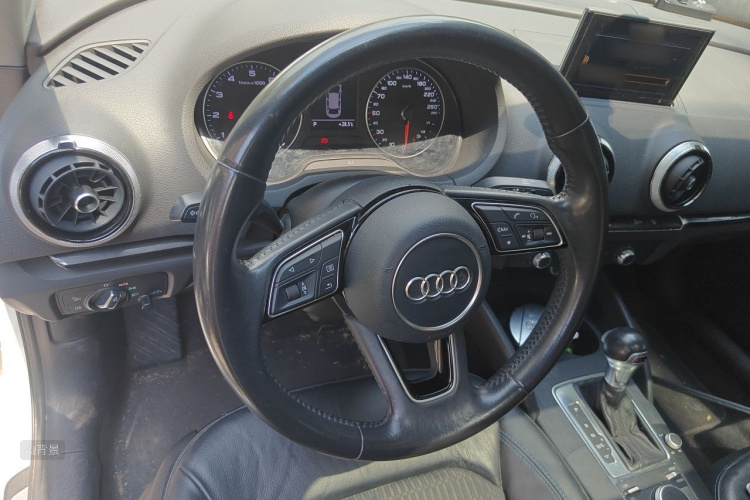Audi A3 2017 car image #12