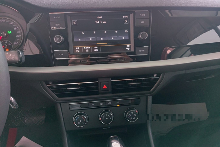 Volkswagen Lavida 2019 car image #13