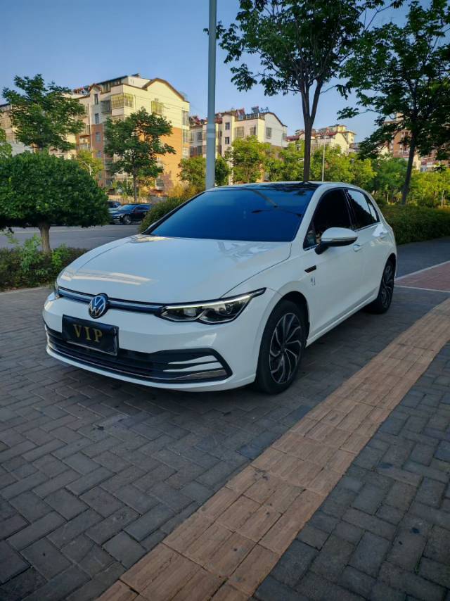 Volkswagen Golf 2023 car image 