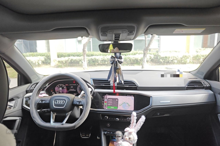 Audi Q3 2023 car image #20