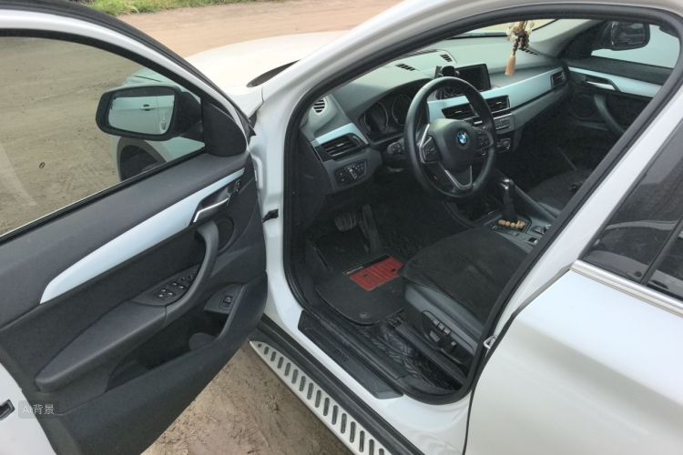 BMW X1 2019 car image #18
