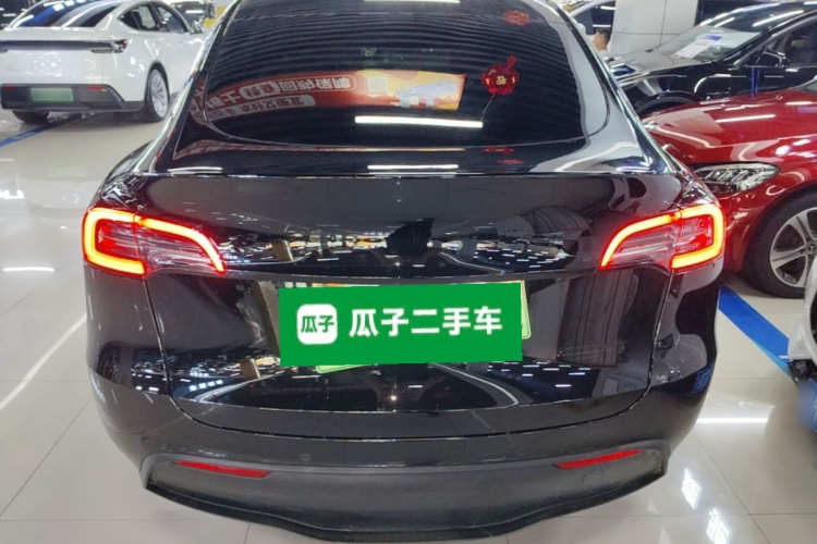 Tesla Model Y 2022 car image #4