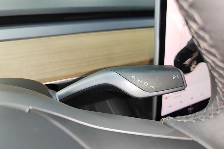 Tesla Model Y 2021 immagine di auto #14