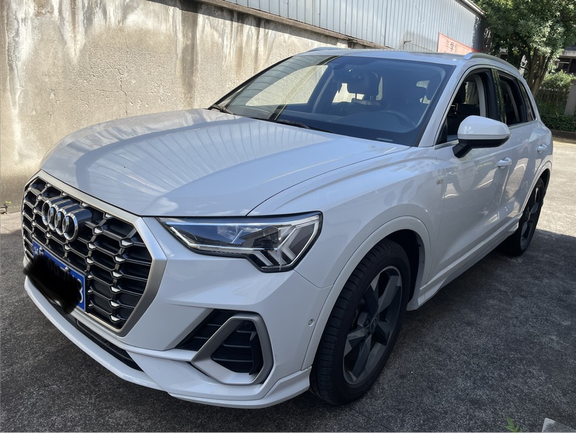 Audi Q3 2021 car image 