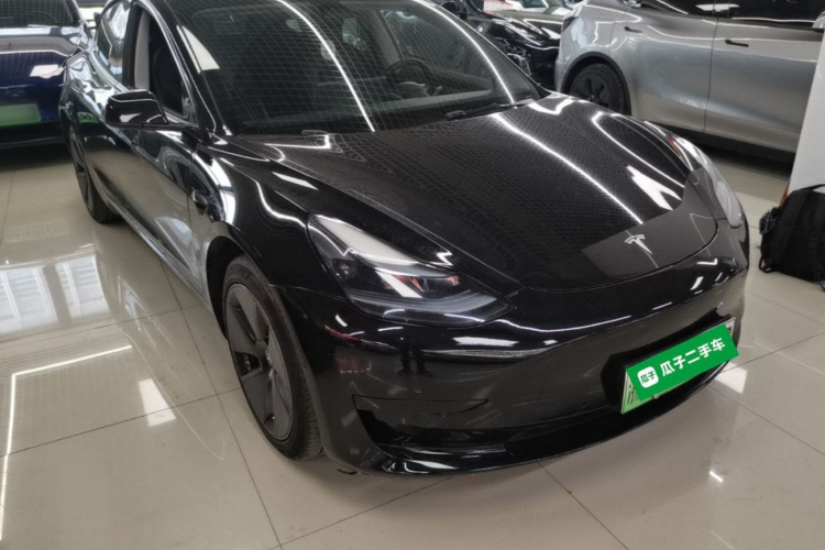 Tesla Model 3 2023 صورة سيارة #4
