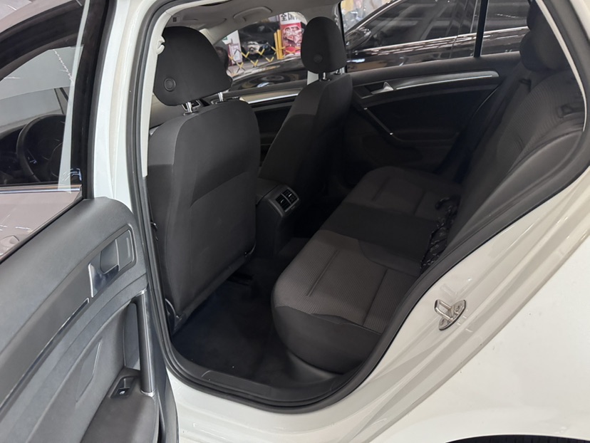 Volkswagen Golf 2015 car image #6
