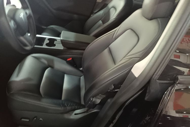 Tesla Model Y 2021 #15 Tesla Model Y 2021 car image #15