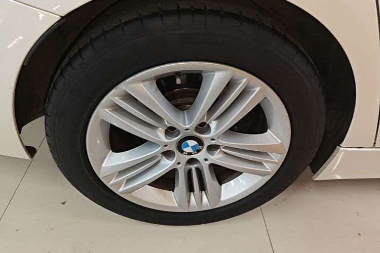 BMW 3 Series 2016 car image #10