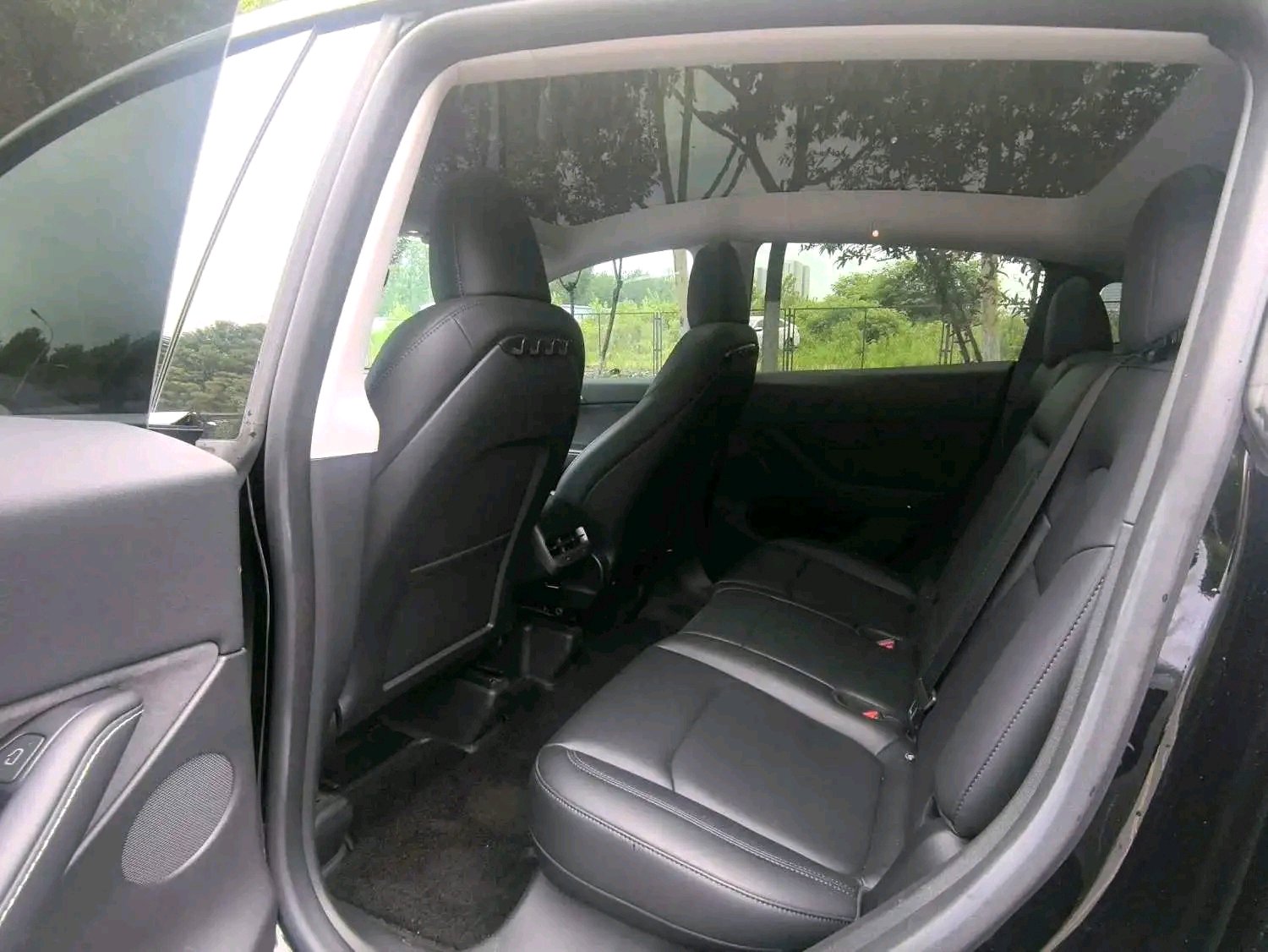 Tesla Model Y 2022 #5 Tesla Model Y 2022 car image #5