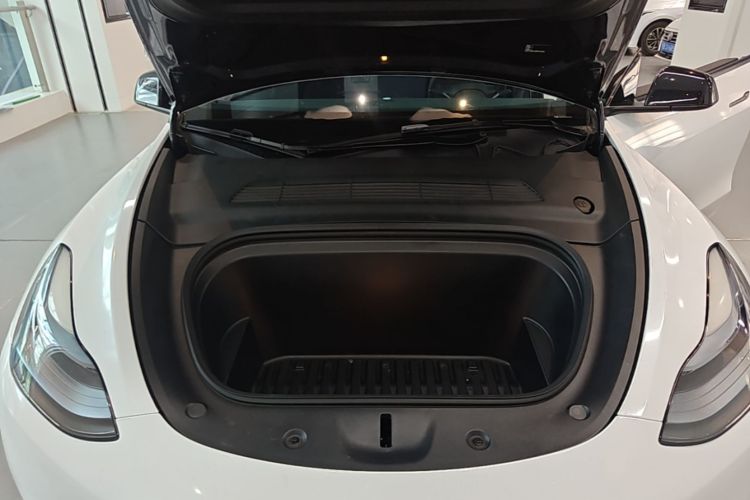 Tesla Model Y 2024 #20 Tesla Model Y 2024 car image #20