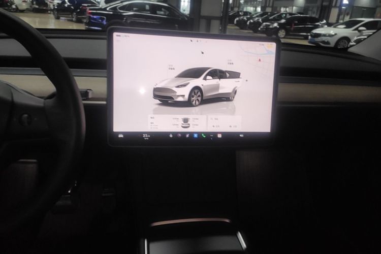 Tesla Model Y 2023 #14 Tesla Model Y 2023 car image #14