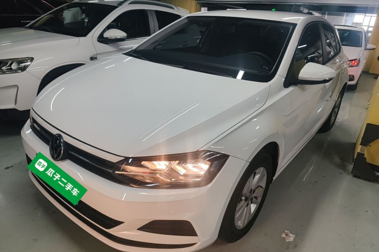 Volkswagen Polo 2022 car image #2