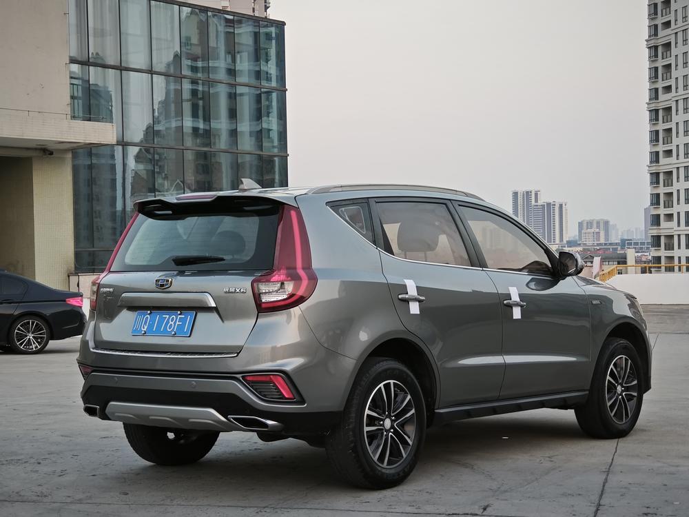GEELY Vision X6 2018 immagine di auto #6