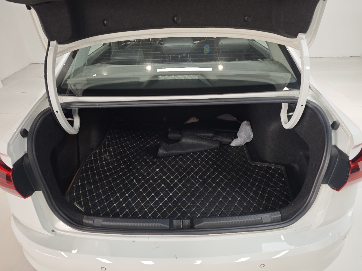Volkswagen Bora 2021 car image #10