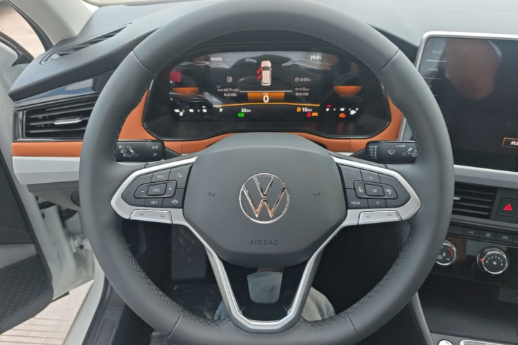 Volkswagen Bora 2026 car image #11