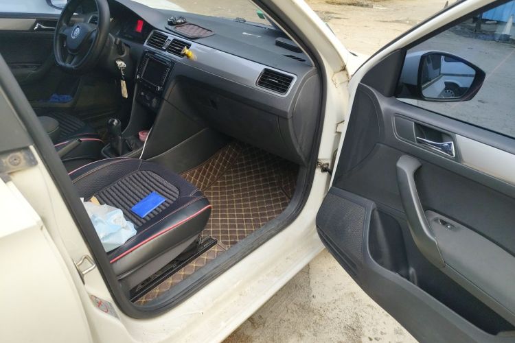Volkswagen Santana 2016 car image #30
