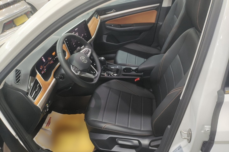 Volkswagen Bora 2024 car image #15
