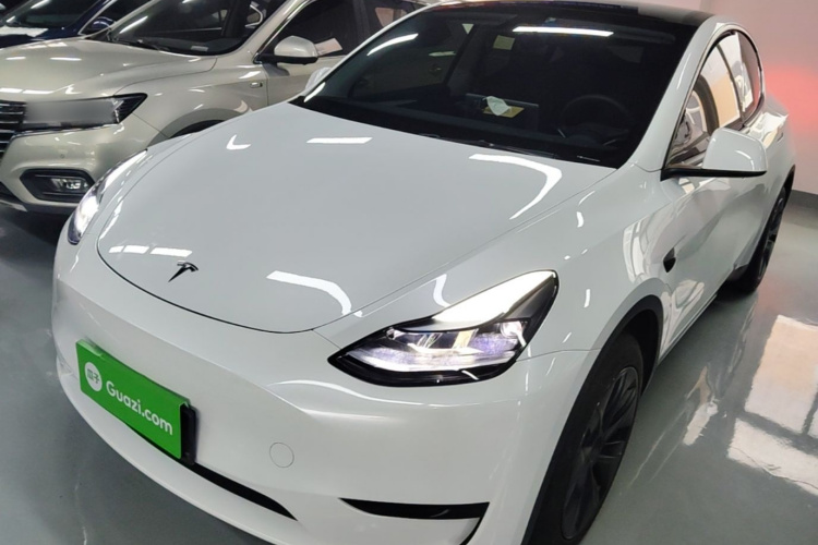 Tesla Model Y 2024 #2 Tesla Model Y 2024 car image #2