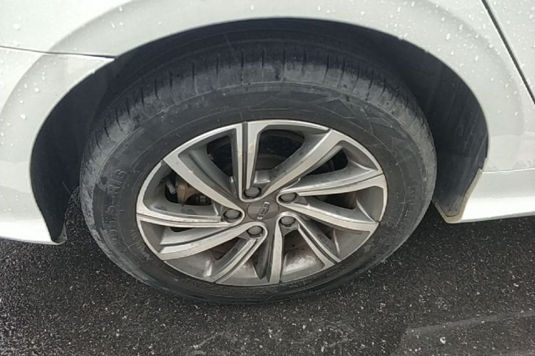 GEELY Binray 2019 car image #10