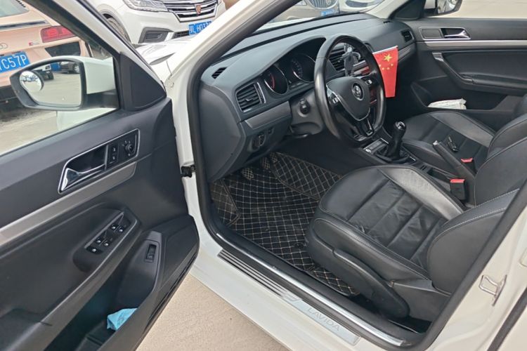 Volkswagen Lavida 2017 car image #16
