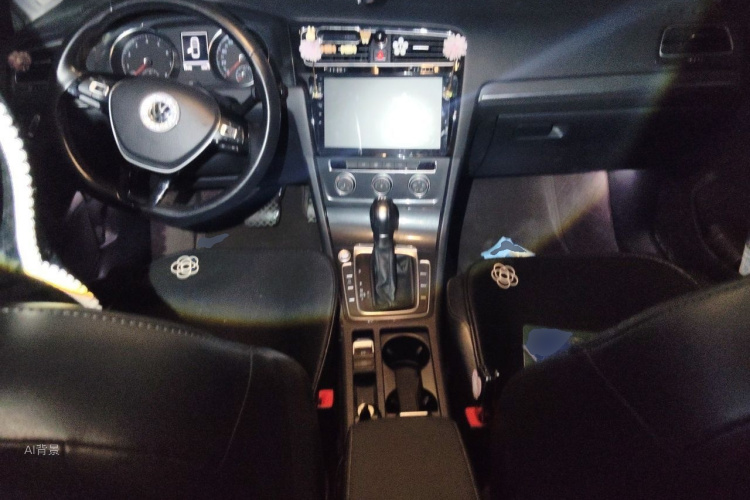 Volkswagen Golf 2018 car image #11