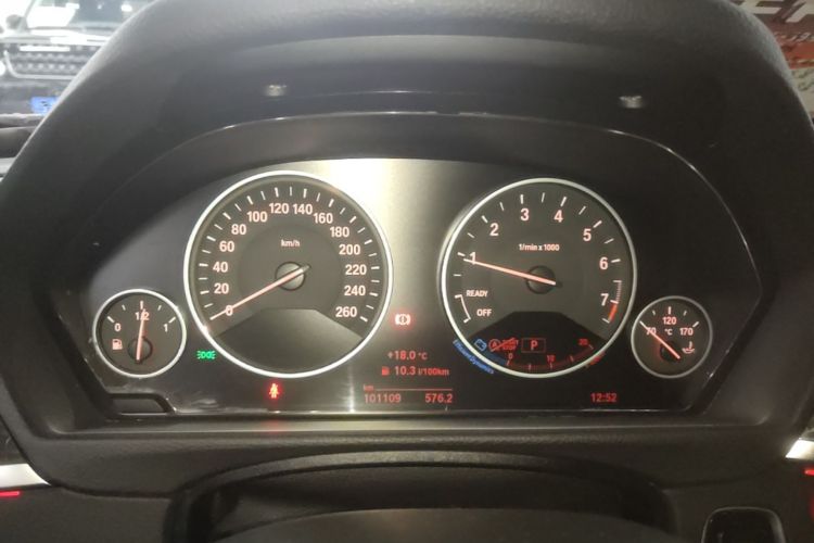 BMW 3 Series 2017 car image #12