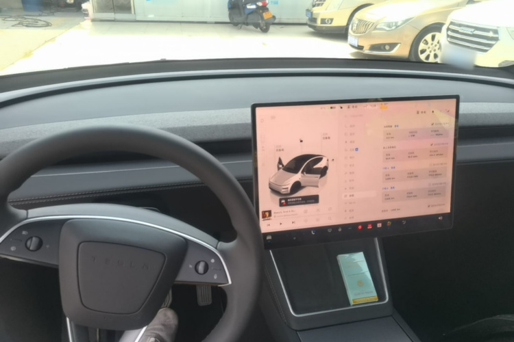 Tesla Model Y 2026 car image #10