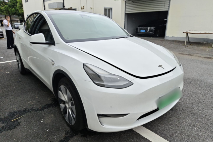 Tesla Model Y 2021 #4 Tesla Model Y 2021 car image #4