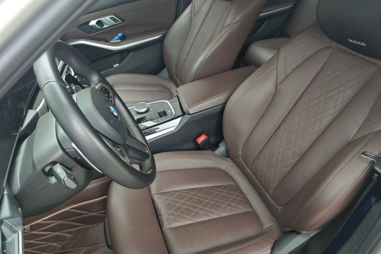 BMW 3 Series 2023 car image #17