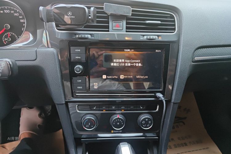 Volkswagen Golf 2019 car image #15