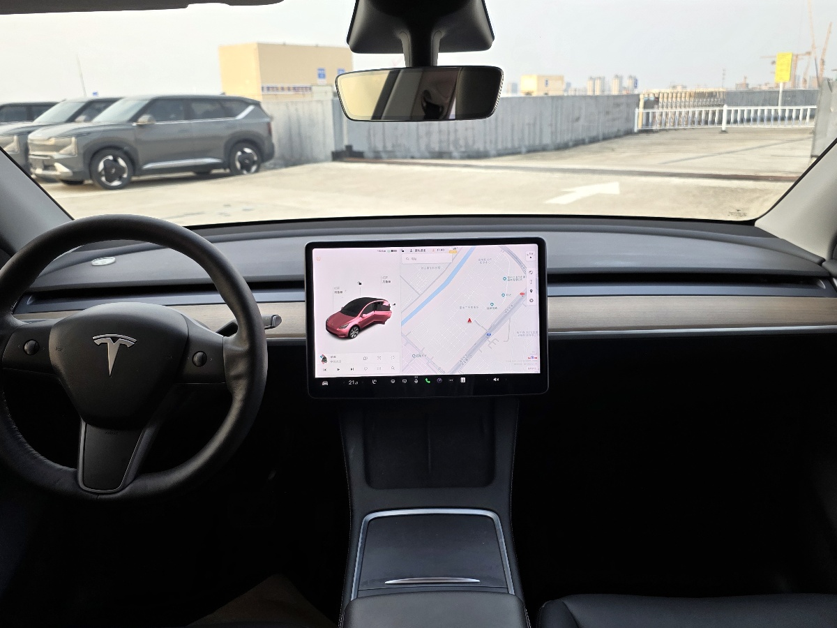 Tesla Model Y 2021 car image #7