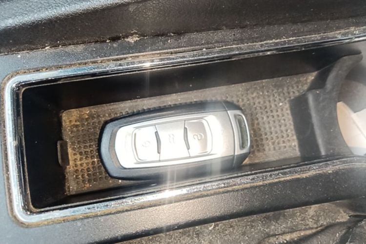GEELY Emgrand 2016 car image #14