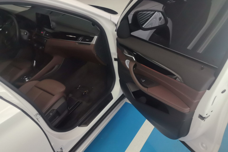BMW X1 2023 #27 BMW X1 2023 immagine di auto #27