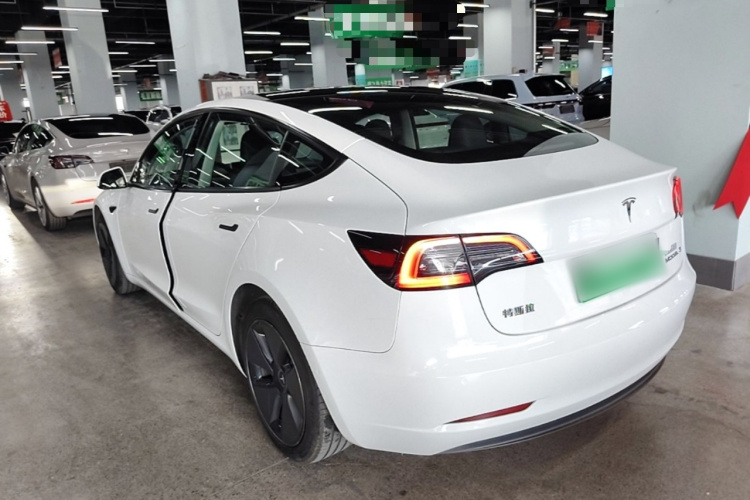 Tesla Model 3 2023 car image #5